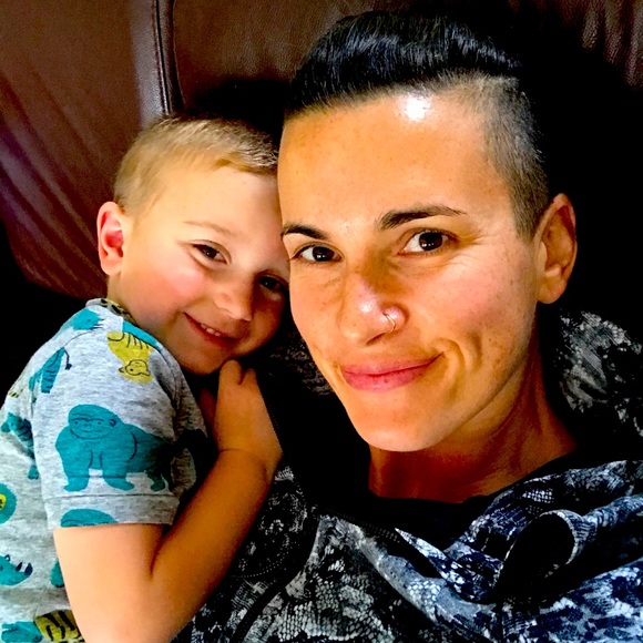 Meet your Posher, Jessica - Picture 1 of 1